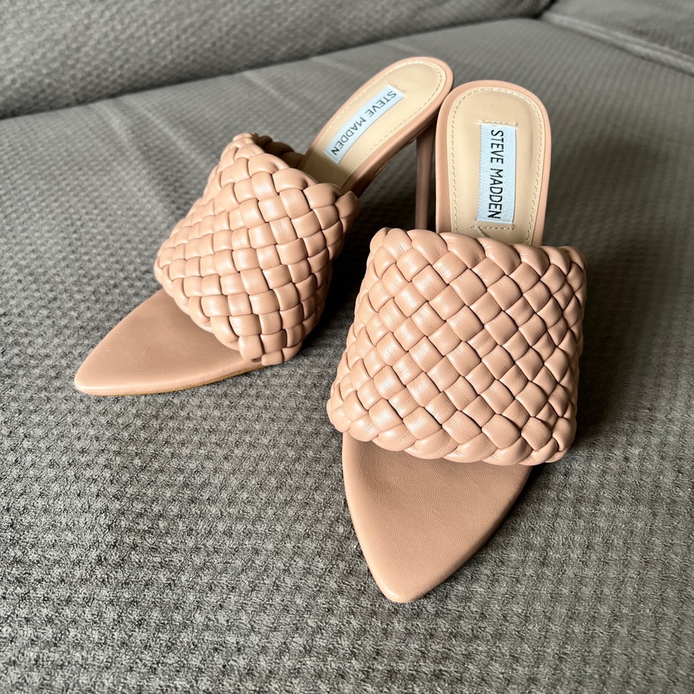 Steve Madden pointed heel sandal
